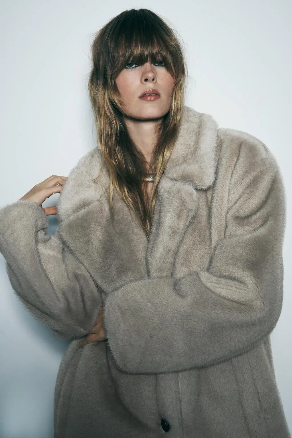 

2023 Winter New Sle Women's Long Coat Jaet Artificial Fur Effect Premium Feel V Ne Single Button Closure Regular Length