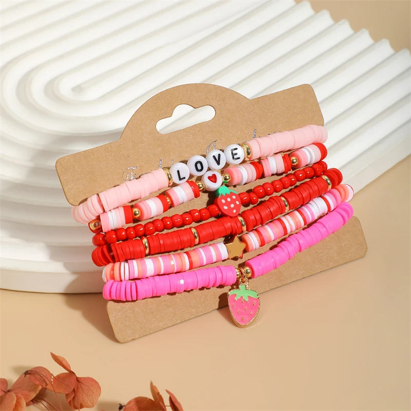 Set di braccialetti di perline di fiori di fragola rossa da 6 pezzi per le donne gioielli di bracciali elasticizzati con perline di argilla morbida