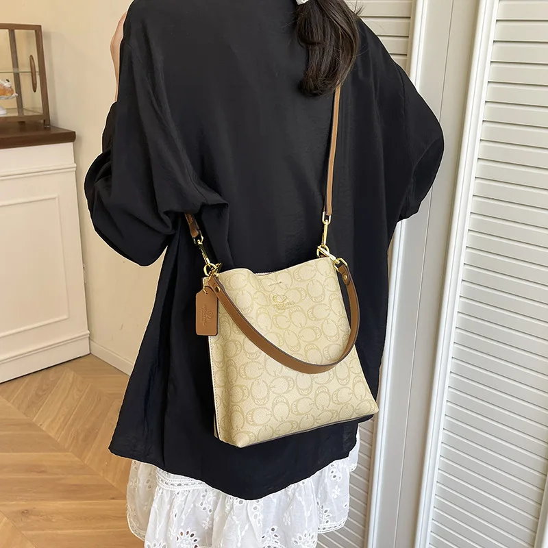 Trendy bucket crossbody tas 2025, nieuw voor dames, modieuze schoudertas met retroprint, lichtgewicht draagtas voor dagelijks gebruik