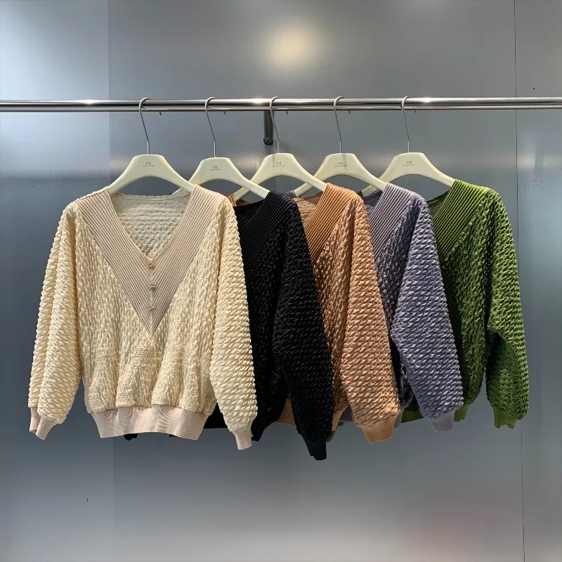 

Pleated Women Long Sleeve Tops Miyake Autumn New V-Neck Pullover T-Shirt Simple Loose Big Stretch Comfortable Casual Women's