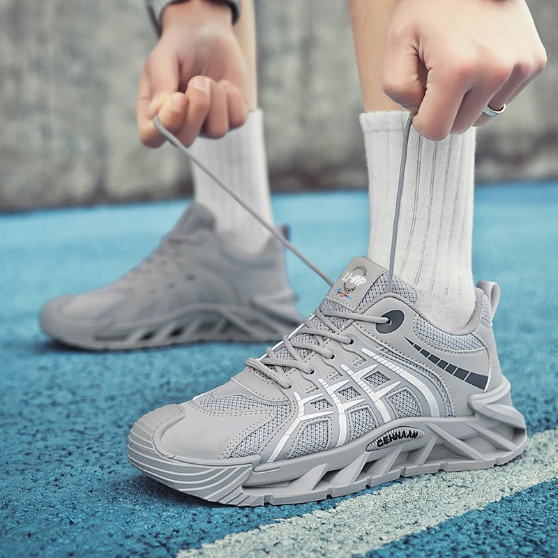 

Дышащие спортивные кроссовки с сеткой - это модная, универсальная, модная, повседневная мужская обувь.