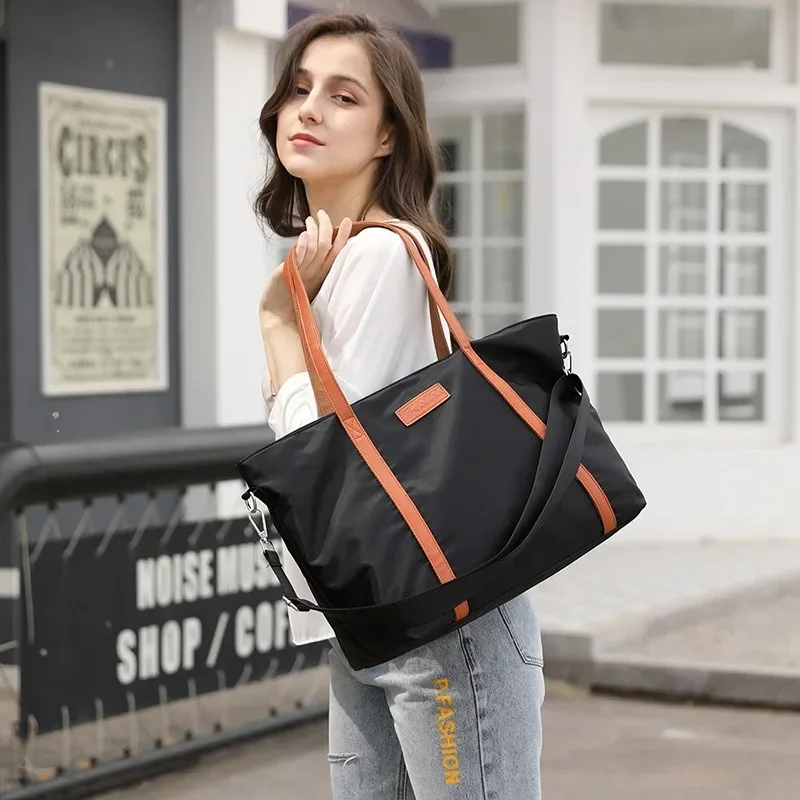 

2024 Fashion New Women's Bag Exquisite Large Capacity Versatile Portable Nylon Bag High-Quality Textured Shoulder Crossbody Bag