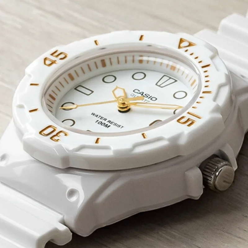 ساعة كاسيو للرجال بمينا أبيض صغير، مقاومة للماء يوميًا، طراز بسيط، ساعة كوارتز ملونة للطلاب
