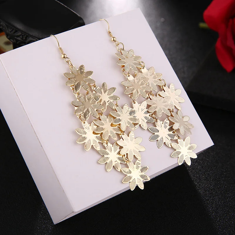 1 Pair Vintage Leaf Drop Long Earrings Geometric Hollow Maple Leaf Exaggerated Long Tassel Hanging Earrings Jewelry Accessories