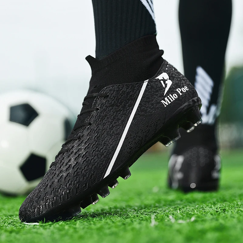 

2026 New Low Top Student Football Shoes with Long And Broken Pins for Training And Matches Professional Youth Sports Shoes