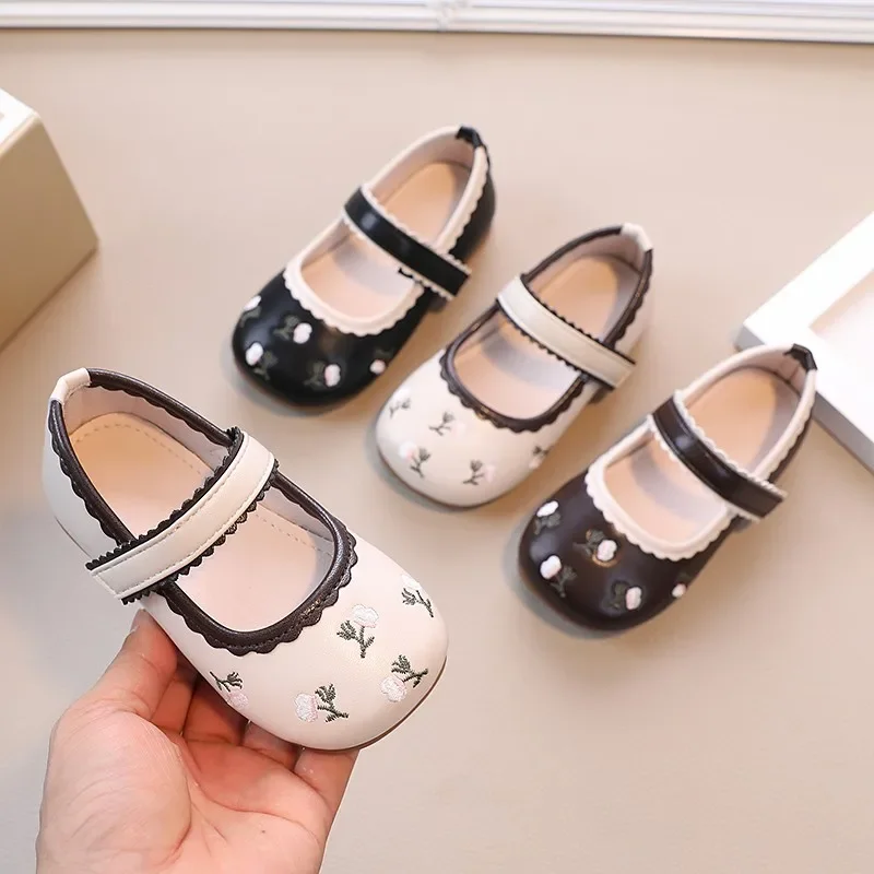 Baby Girls Leather Shoes Kids Casual Flats Children Casual Shoes with Embroidery Flowers Sweet Princess Soft Wedding Party Flats