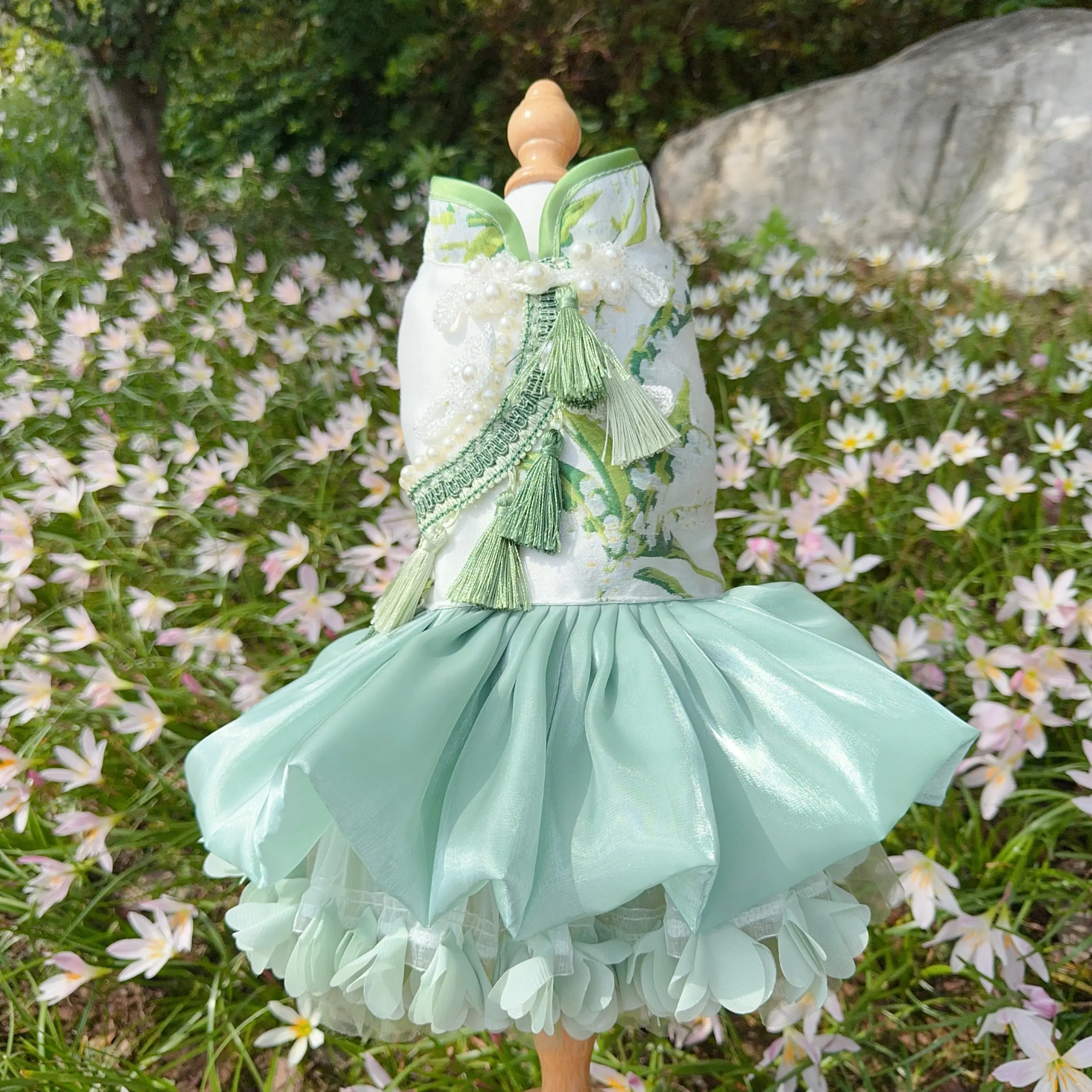 

Luxury Handmade Puppy Dog Clothes Tassel Cheongsam Costume for Dog Dresses Apparel Clothes for Pets Dogs Wedding Party Outfit