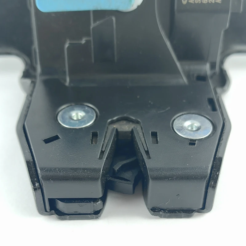 كتلة قفل صندوق السيارة لـ CHANGAN Lumin الباب الخلفي الباب الخلفي قفل الأمتعة كتلة 6305100-EA01