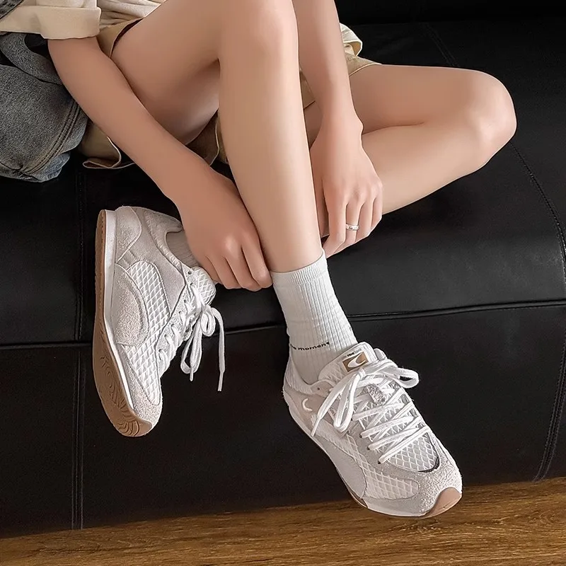 2024 Women's Sneakers Breathable Men's Street Shoes Lightweight Office Casual Shoes Outdoor Walking Shoes High Value Versatile