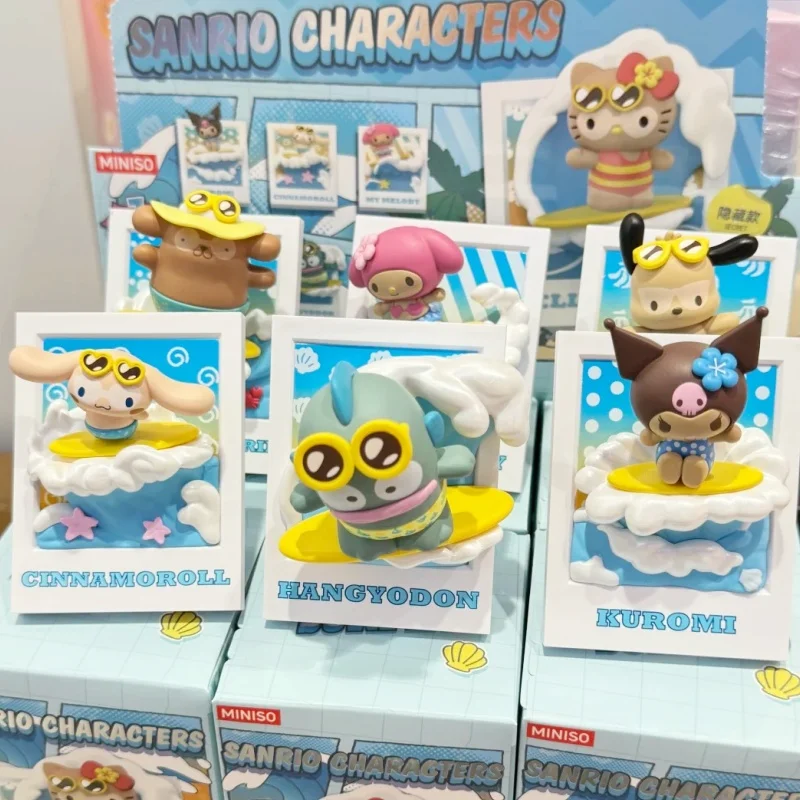 

Подлинные персонажи Sanrio, летняя серия для серфинга, слепая коробка Kawaii Hello Kitty Kuromi, магнит на холодильник, орнамент, коробка-сюрприз, игрушки, подарок