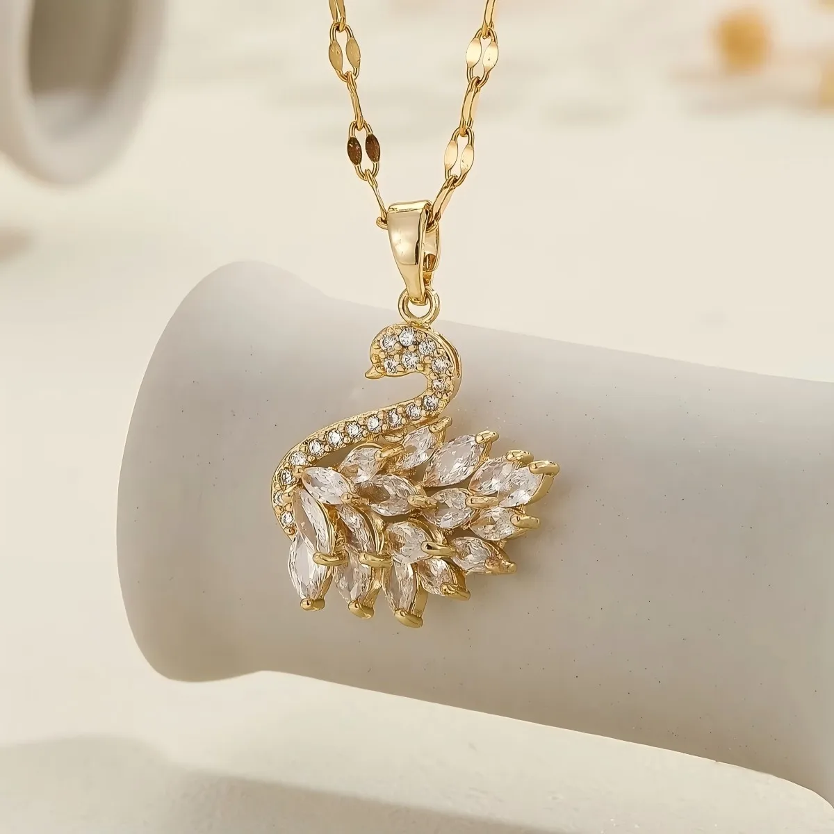 قلادة على شكل بجعة مصنوعة من النحاس ومرصعة بسلسلة الزركون، هدية عيد حلوة ورومانسية للنساء #4
