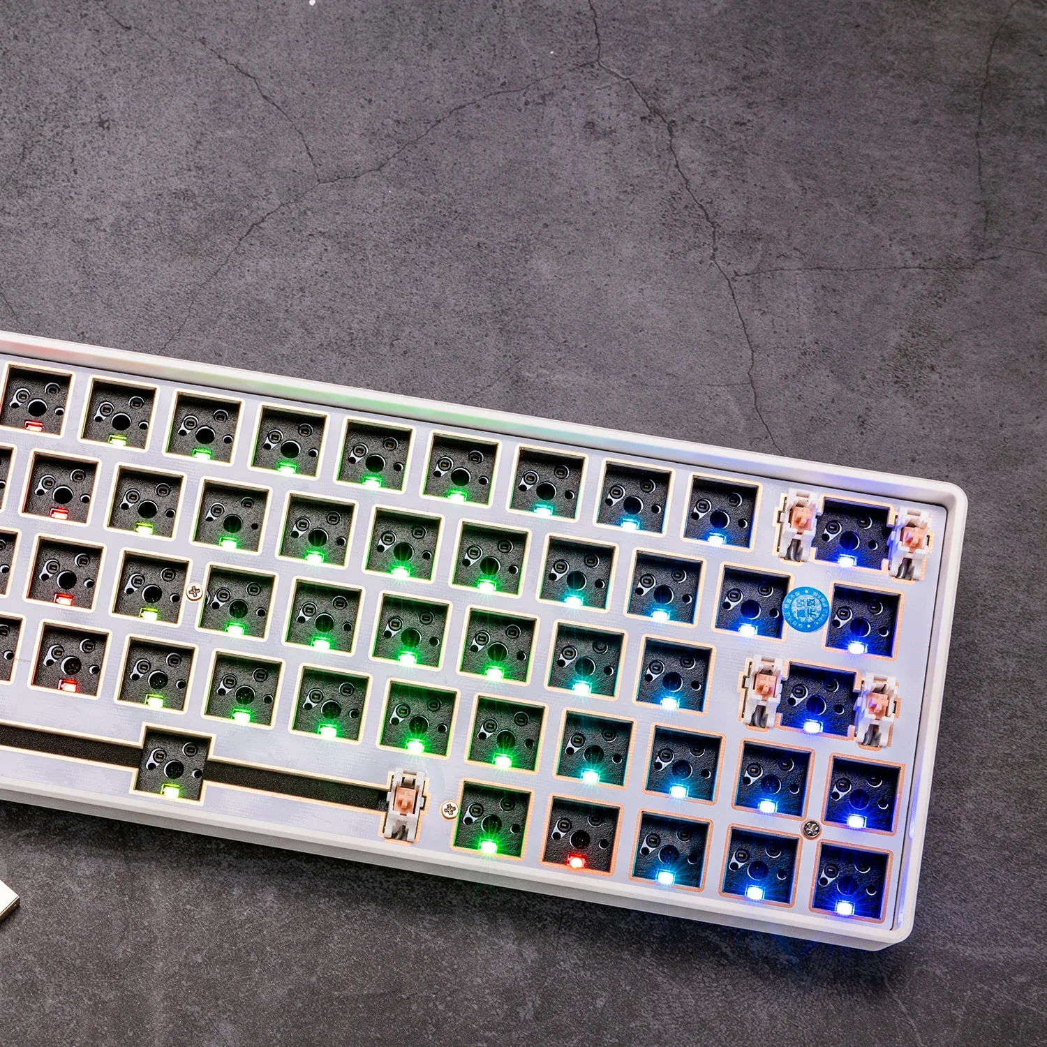 Kit de Teclado mecánico de Triple modo GH60, Compatible con PCB, carcasa izquierda GH60, 64 teclas, 61 intercambio en caliente, RGB personalizado