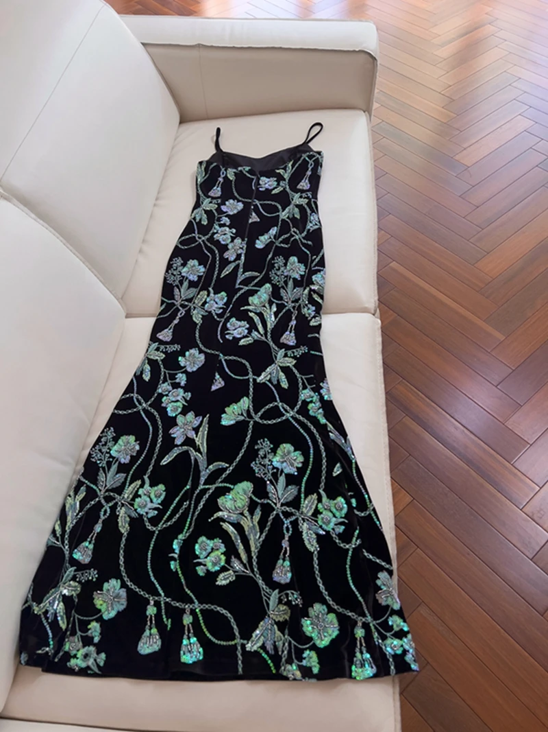 فستان مخملي رائع مطرز مثير بقصة ضيقة للعطلات دكتور صيني جديد عالي الجودة مخصص للنساء Ele Faion...