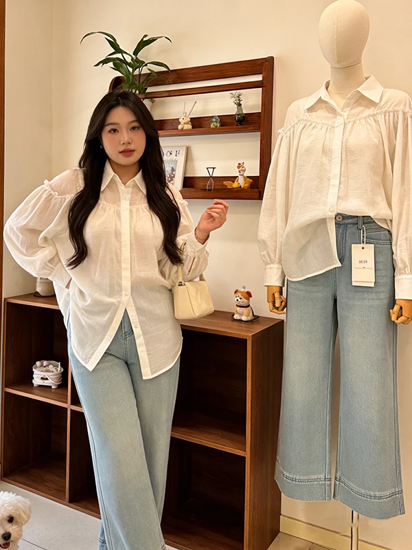 

Модный комплект в уличном стиле больших размеров: женский костюм-двойка Весна 2026 — новая элегантная белая рубашка и джинсы прямого кроя