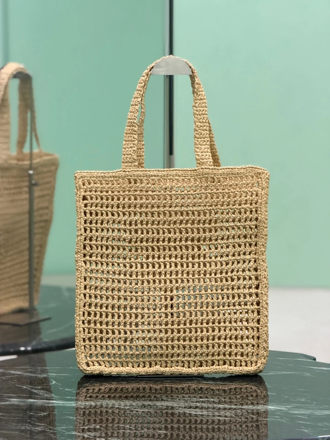 

Handwoven Raffia Tote Bag Lightweight Large Capacity Summer Beach Daily Use Minimalist Premium Quality