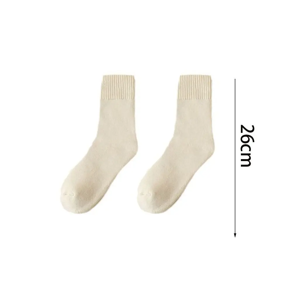 Neue Polyester Winter wärmer verdicken Socke Thermo Wolle Medium Tube Socke Kaschmir Schnees ocken nahtlose Schlafs ocken