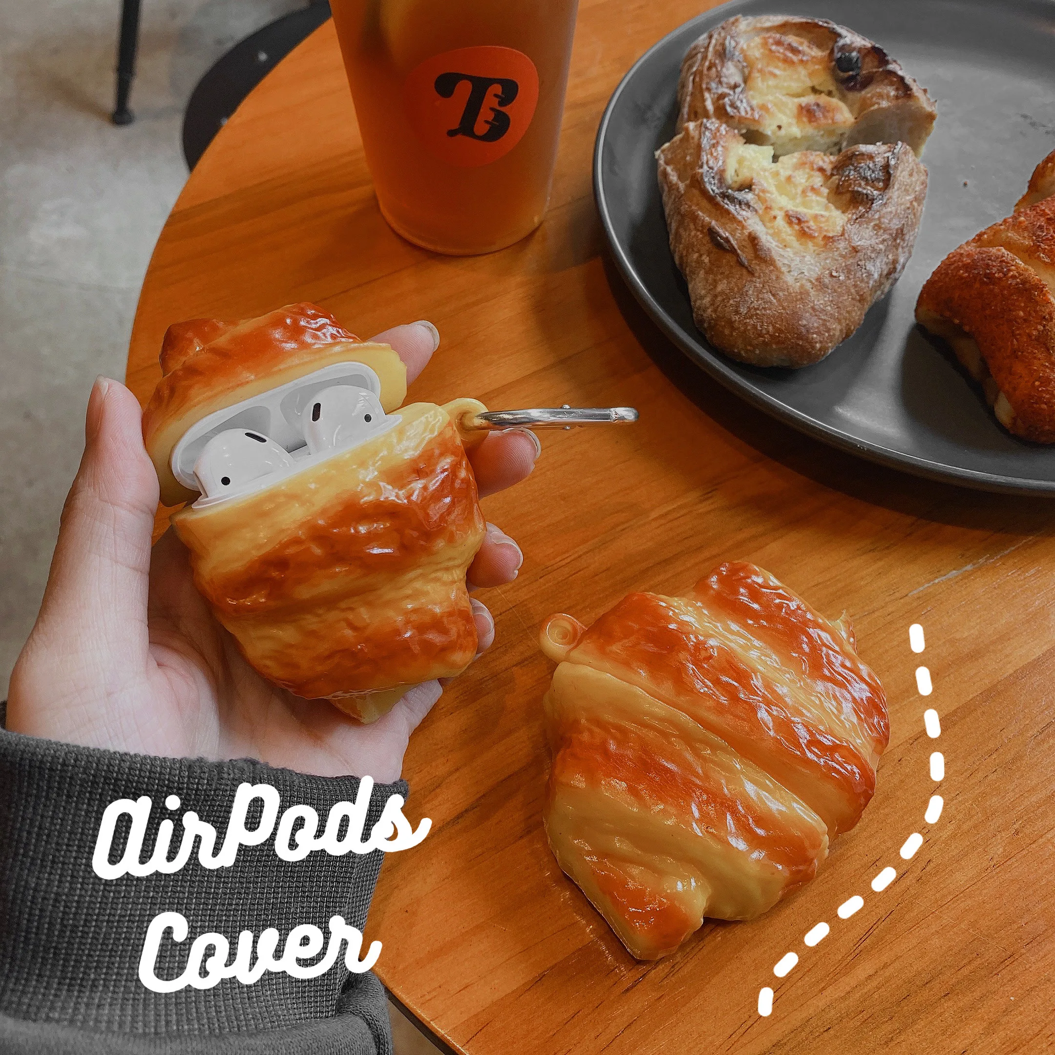 

Silicone Case for Apple AirPods Pro with Keychain Hook Croissant Bread 3D Cartoon Food Shaped Cute Lovely Fun Funny For AirPods4