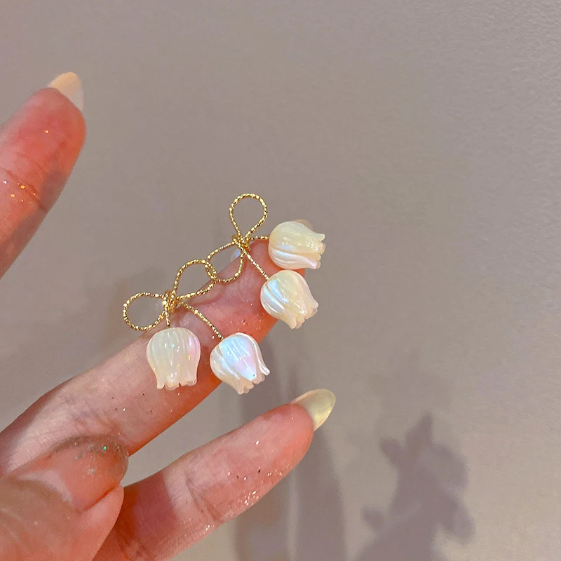 女性のためのダブルホワイトチューリップイヤリング,新しいファッション,エレガント,優しい,気質,女の子のためのトレンディなジュエリー,誕生日プレゼント