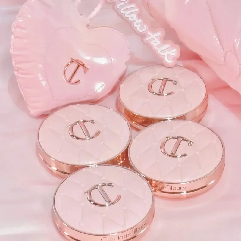 Charlotte Tilbury Concealer Cushion, soyeux et longue tenue, éclaircissant le teint, portable, repulpant le visage, maquillage avec boîte cadeau