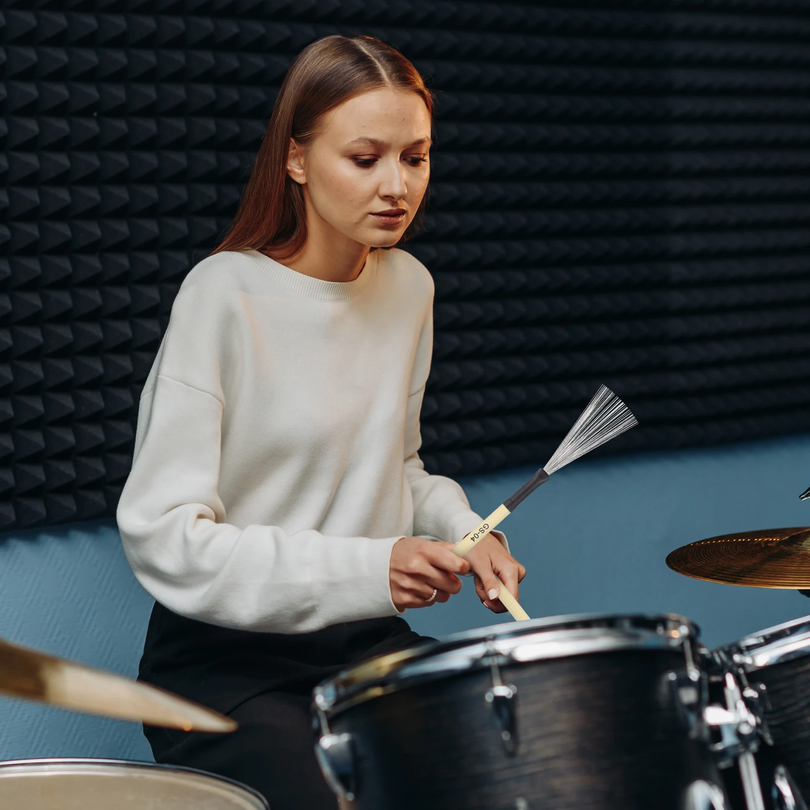 2 ชิ้นแปรงกลองลวดเหล็กสีพร้อมที่จับไม้สําหรับกลองแจ๊ส Professional Percussion อุปกรณ์เสริม Strong Stable Design