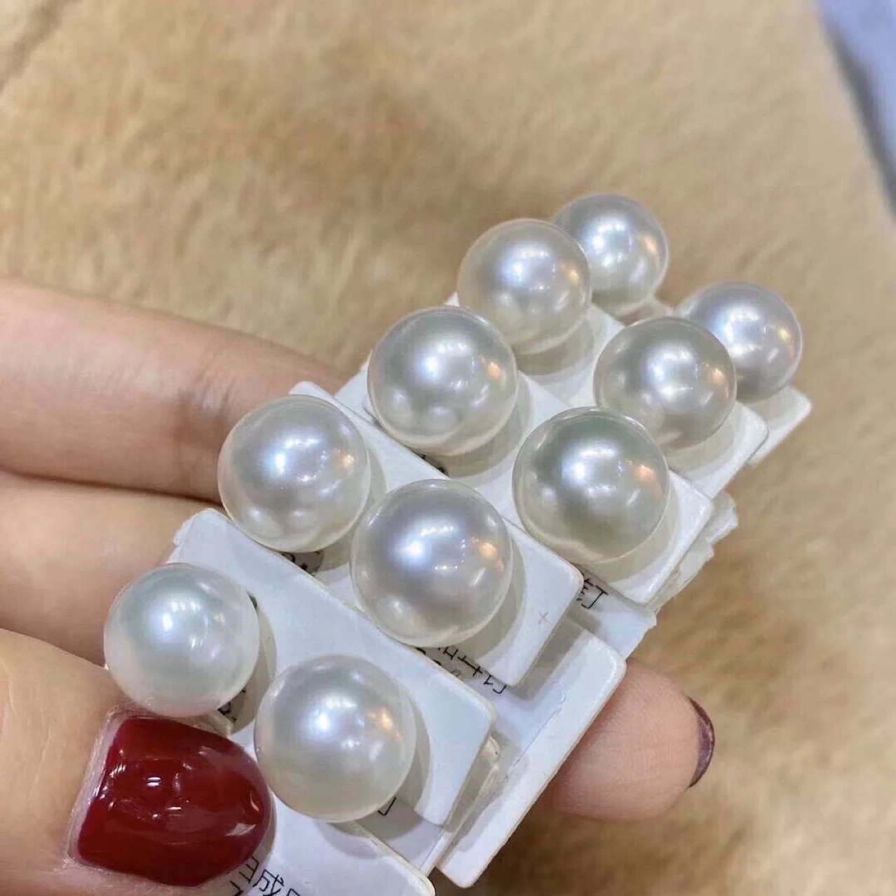 magnifique-boucle-d'oreille-en-perles-rondes-blanches-des-mers-du-sud-aaaaa-7-12mm-or-18-carats-au750