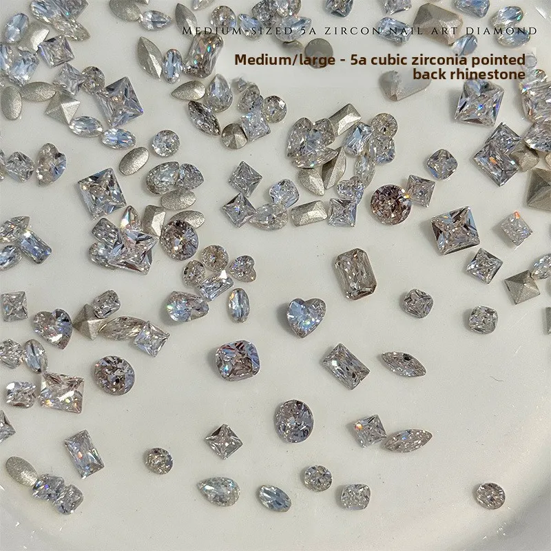 2026 Mittelgroße bis große 5A Zirkonia-Nagelsteine mit spitzer Rückseite, super glitzernde, ausgefallene quadratische Herz-Zuckerwürfel, stapelbare Nagelkunst-Dekorationen – Detail 1