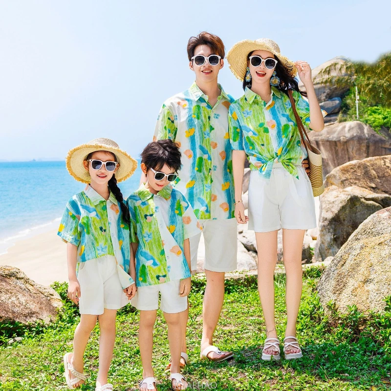 

2025 New Father Son Matching Summer Outfits Casual Set Costume Mom Daughter Beach Dresses Family Twin Vacation Children Clothes