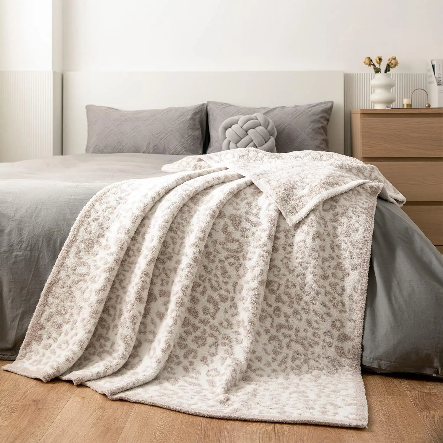 Large Soft Micro Plush Leopard Blanket Warm Reversible Cheetah Blanket Leopard Pattern Throw for Couch Bed Sofa