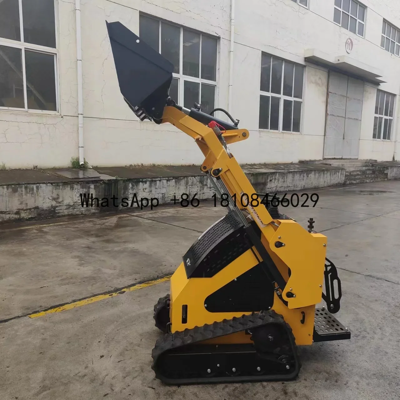 Mini Skid Steer Loader with Engine Tracked Chinese Manufacturer's Home Use Applicable Industries for Sale