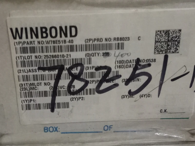W78E51B-40 W78E51B-24 W78E051C40Dl DIP40       10PCS