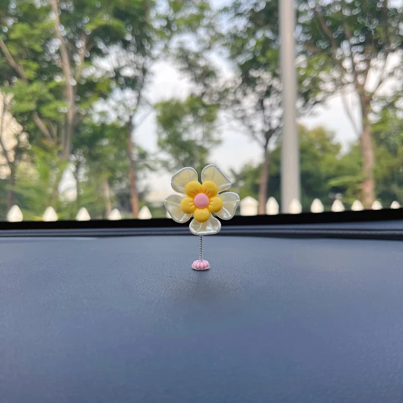 Car swing flower petal o interior decoration center console ornament, cute healing systemfresh shaking head flower pendulum
