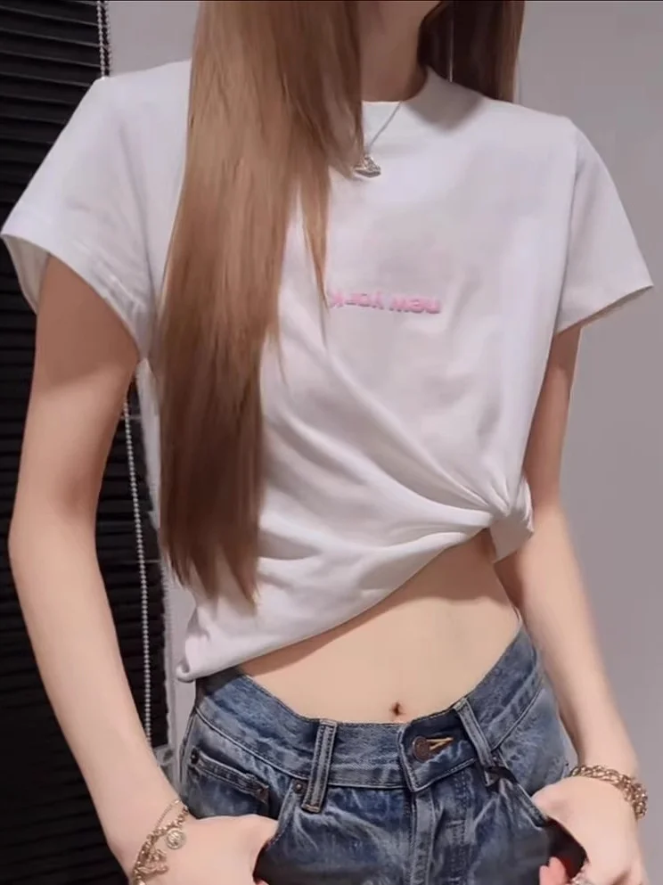 

Весна 2026: Новая хлопковая футболка с коротким рукавом и круглым вырезом, повседневная, удобная, с буквенным принтом, универсальная, укороченная, для женщин.