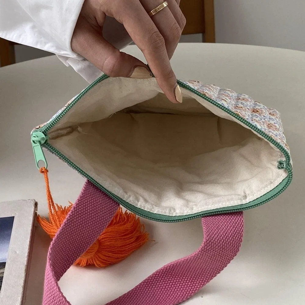 bolsa-maternidade-vintage-bordada-com-estampa-floral-acolchoada-portatil-com-multiplos-bolsos-para-pendurar