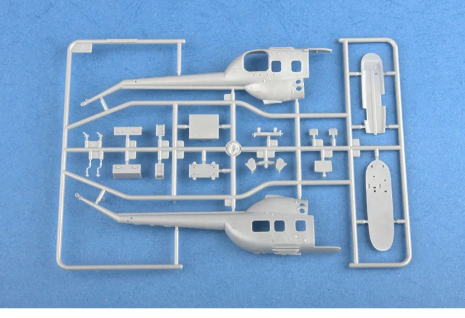 Hobby Boss 87244 1/72 scale Mi-2URP Hoplite antitank vaeiant