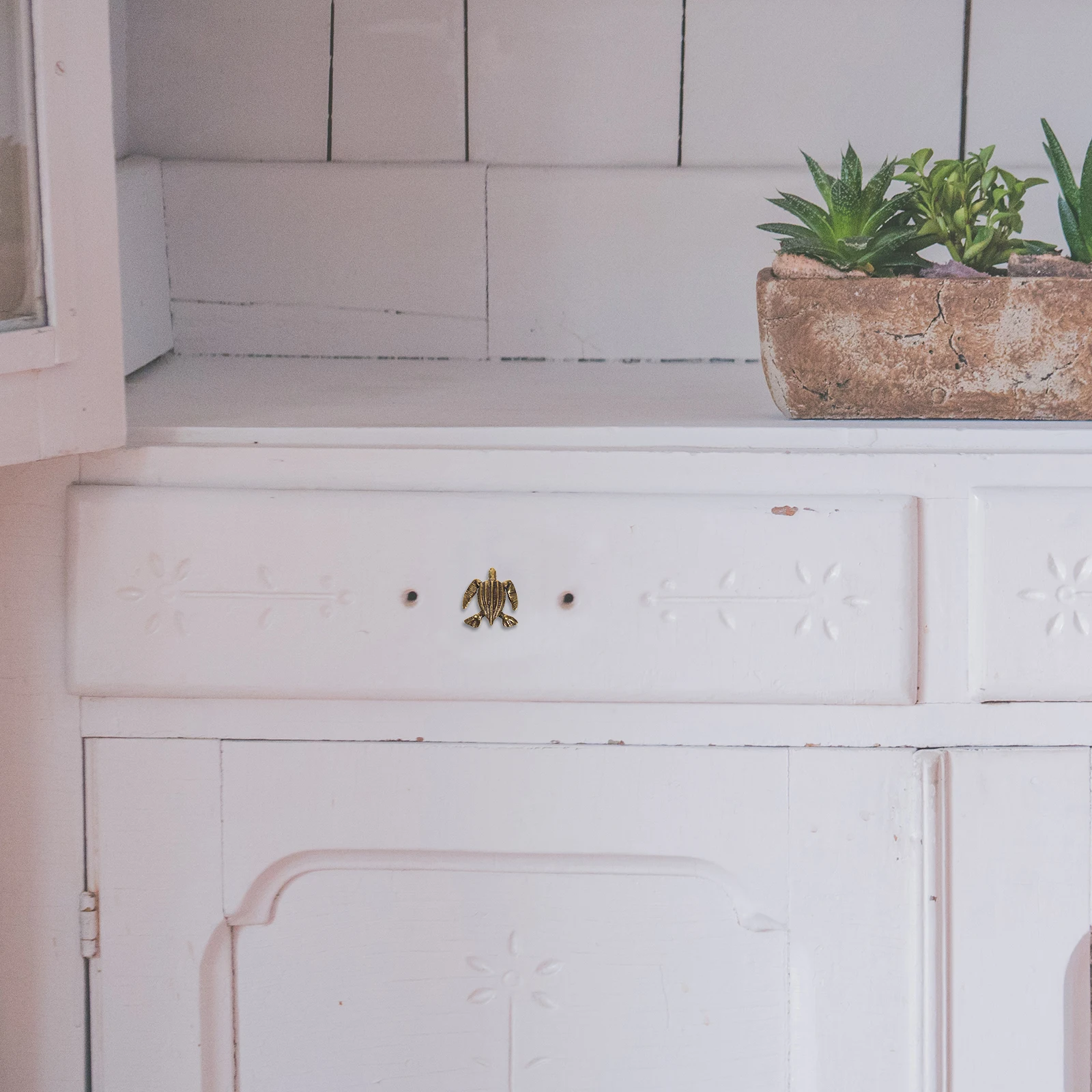 

Vintage Brass Turtle Cabinet Knob Unique Turtle Shaped Furniture Pull Drawer Handle for Wardrobes Dressers Kitchen Cabinets