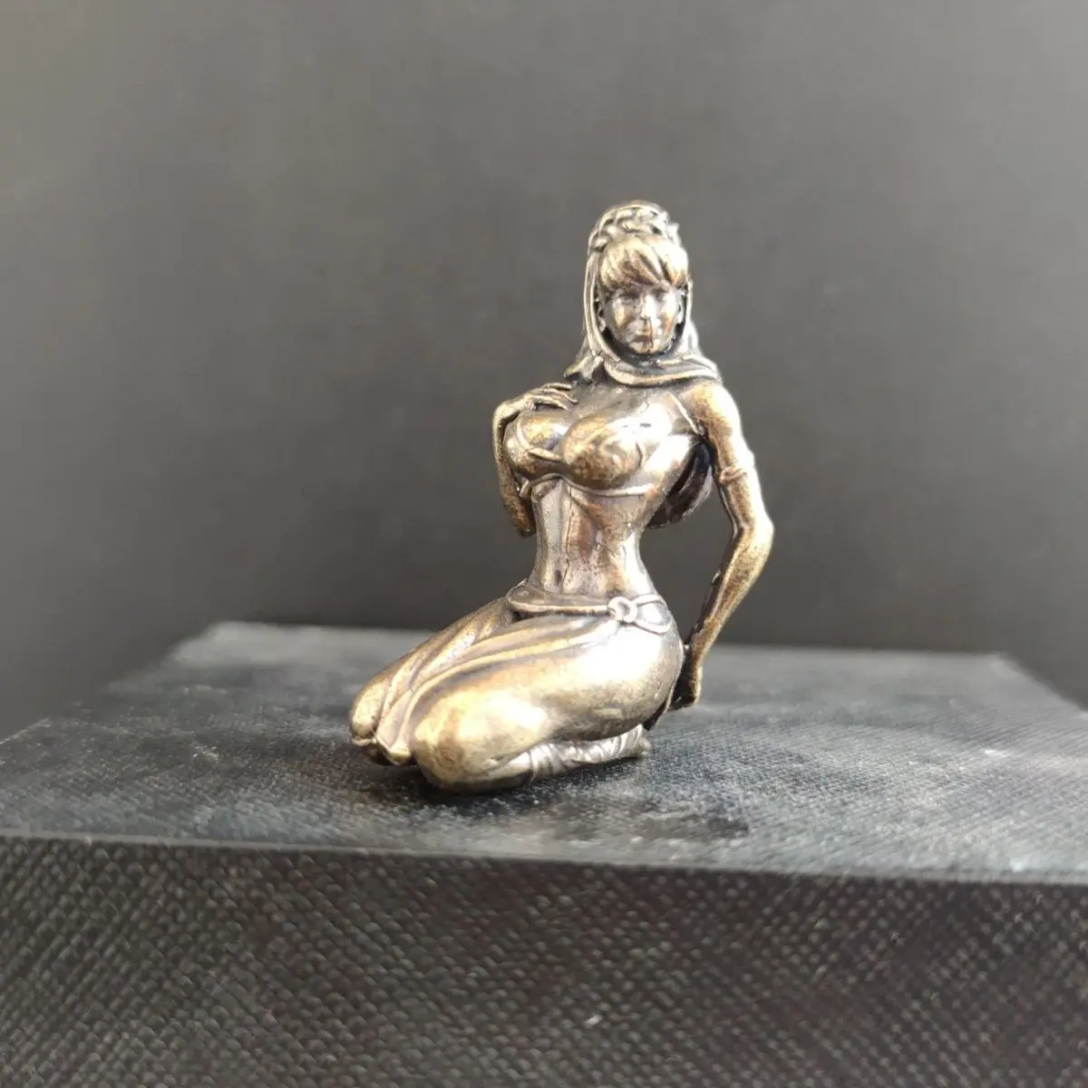 ​​Copper Miniature Elicna Kneeling Figurine - Anime Decorative Statue, Tiny Fantasy Girl Collectible for Desk/Home Decor