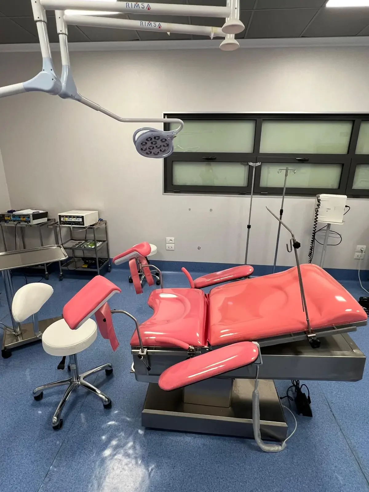 Chenhong CH-T600 Electric Side-Extending Delivery Bed Obstetric/Gynecological Surgery Childbirth CE Certified Class II 1 Year