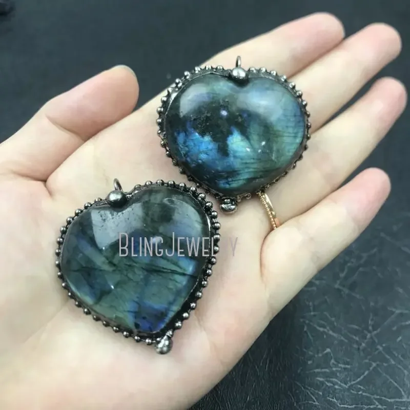 Imagem -02 - Coração-como Labradorite Pedra Pingente Cura Chakra Cristal Reiki Charme Gótico Talismã Bruxa Jóias Halloween 10 Pcs