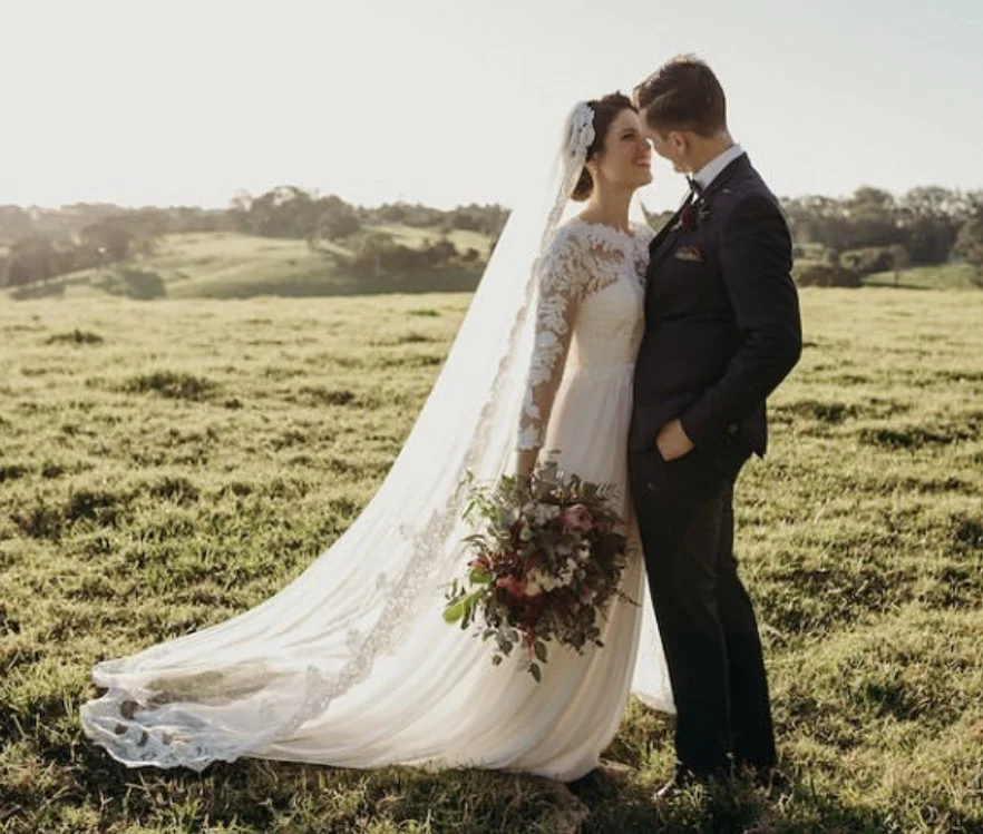 Mantilla velo da sposa a 1 livello con pettine rifiniture in pizzo smerlato floreale ciglia Mantilla veli da sposa elegante velo da pavimento bianco avorio