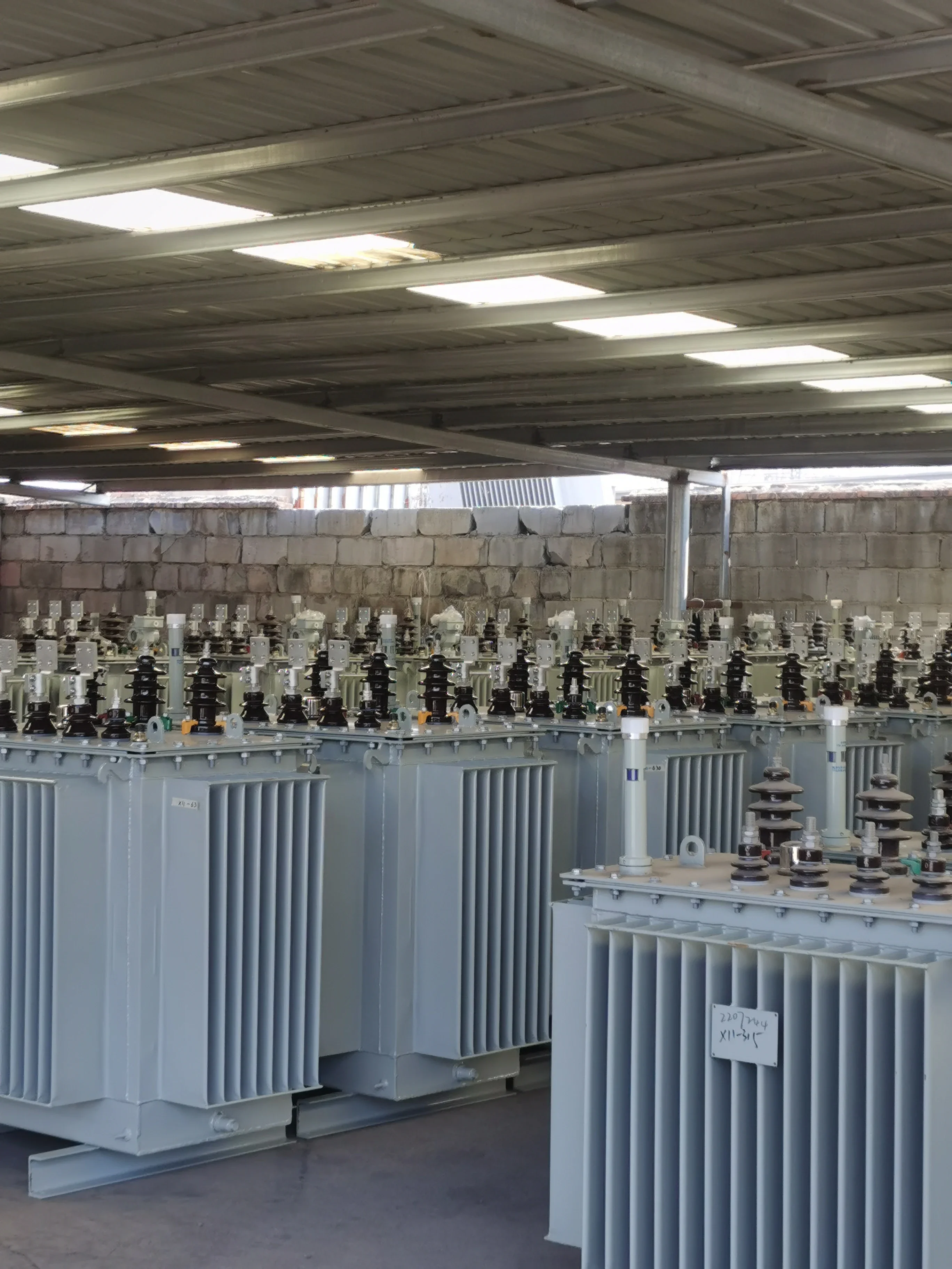 Alta qualidade 315kva 400kva 20kv 400v transformador imerso em óleo padrão iec sem trocador de torneira de carga produtos de média e alta tensão