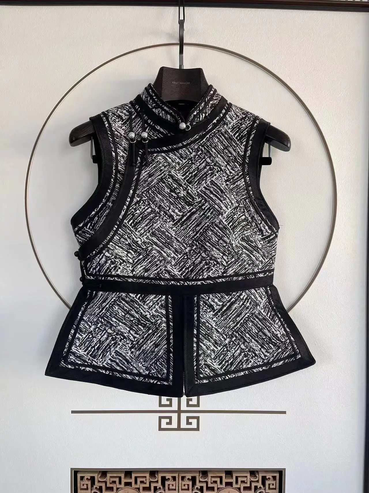 Ethnic-style women's clothing, spring and autumn tops, Mongolian-style knot-button vest, fashion vest cardigan, new arrival