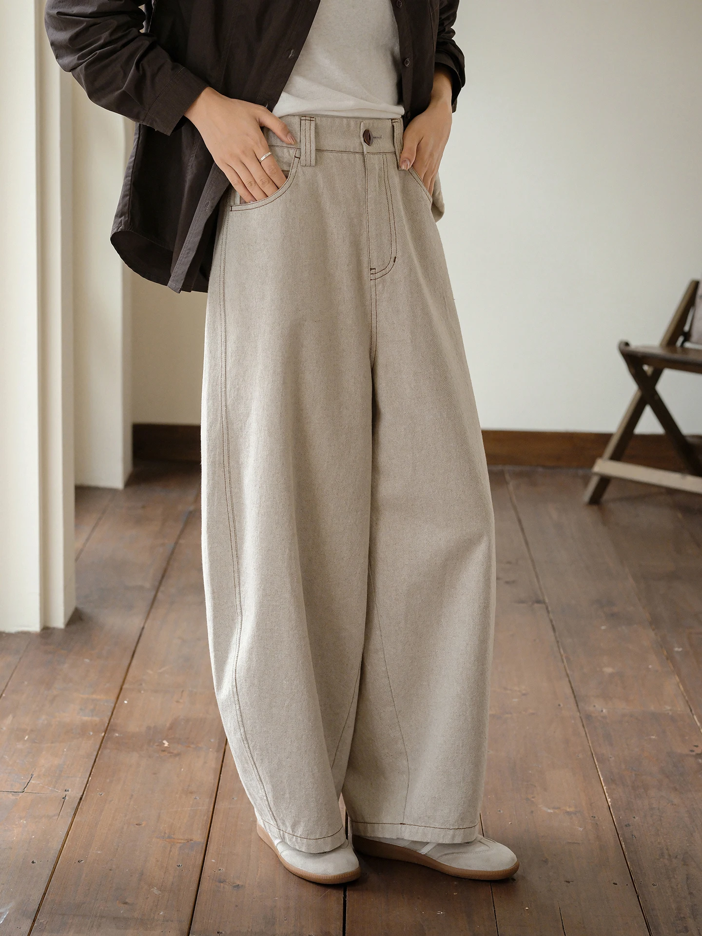 

Широкие джинсы из чистого хлопка, женские брюки, художественная застежка на пуговицы на талии, свободный крой, универсальные для четырех сезонов