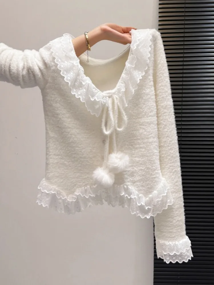 

Autumn and winter new lace patchwork low round neck base shirt women's Korean style sweet fur ball soft knit top