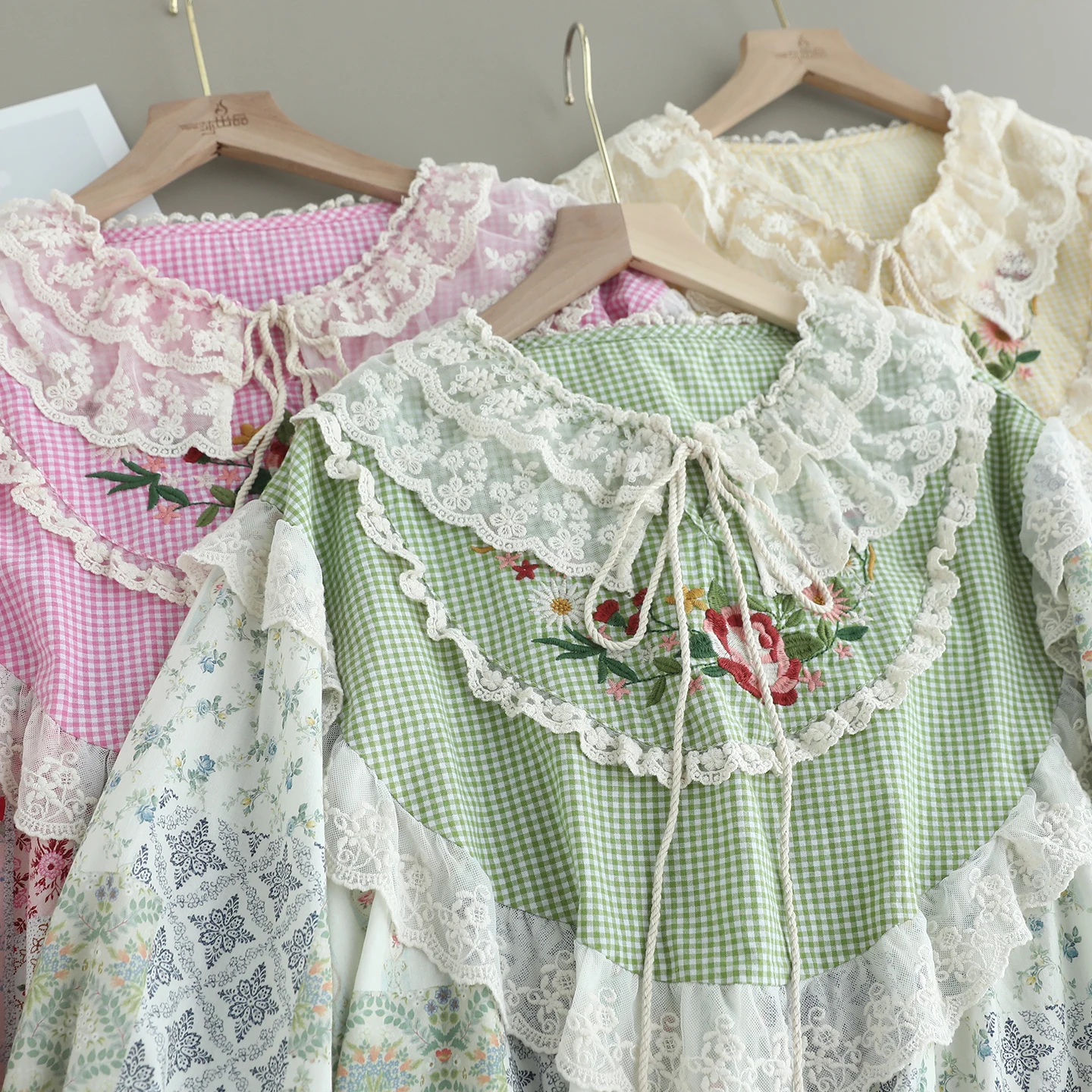 Japanese Sweet Mori Girl Vintage Plaid Lace Embroidery Floral Print Patchwork Cotton Shirts Women Long Sleeve Casual Blouse Tops