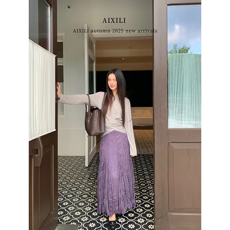 เสื้อถักคอวีทรงครอสพิมพ์ลายสามมิติ ฤดูใบไม้ร่วง 2025