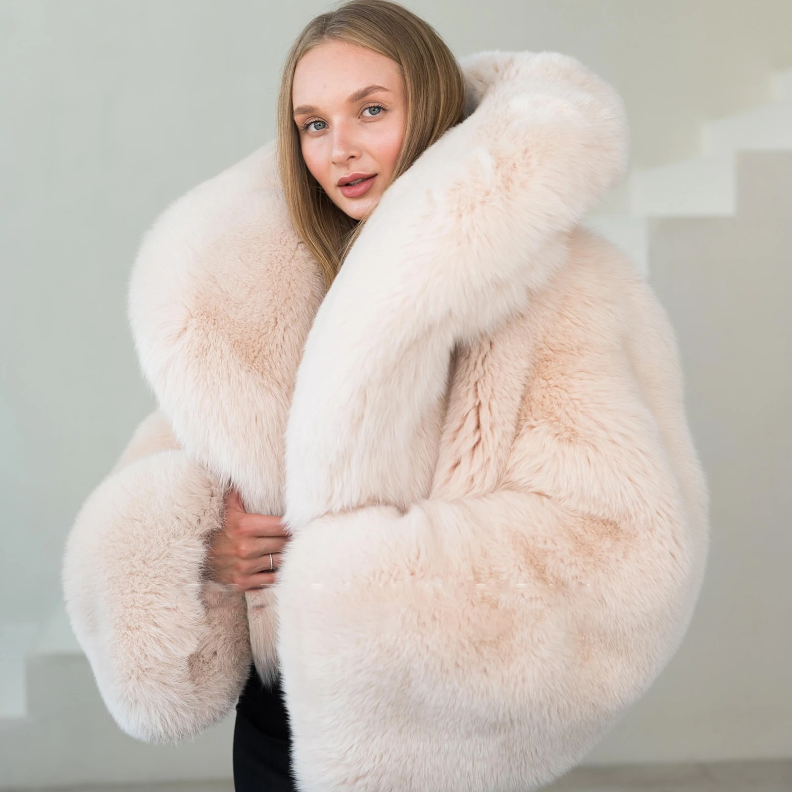 

Fashion Short Natural Fox Fur Coat with Turn-down Collar Winter Fashion White Genuine Pelt Fox Fur Coats Outwear Luxury Woman