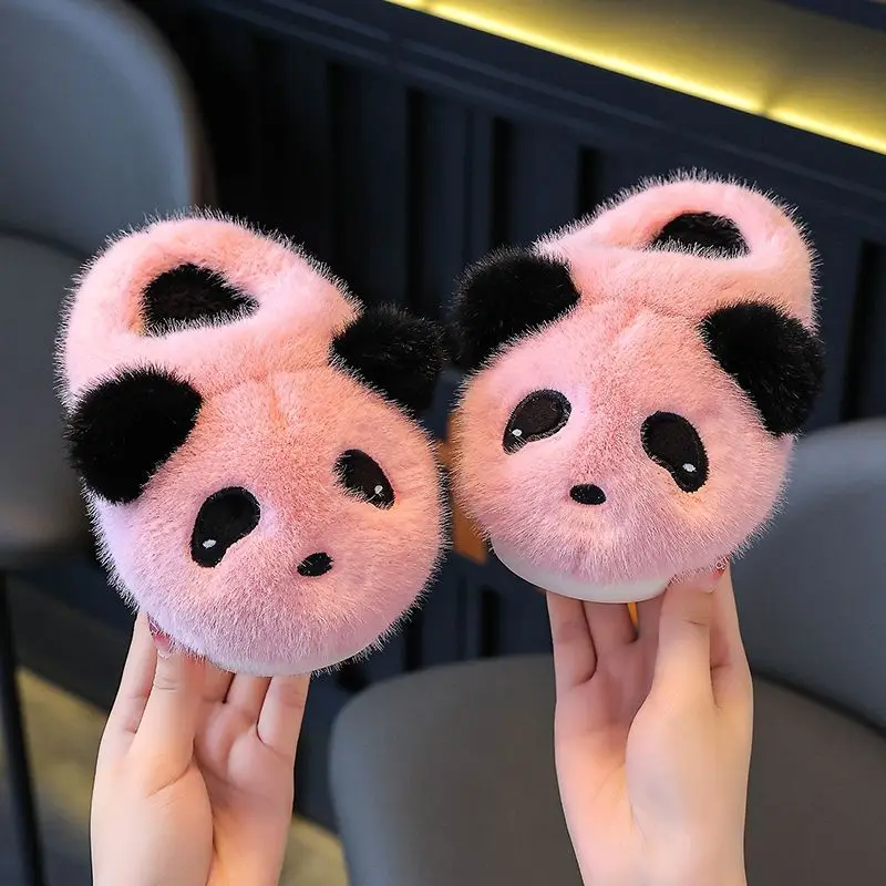 جديد الشتاء الاطفال المضادة للانزلاق الدافئة الباندا النعال سميكة الأحذية القطنية للفتيات المنزل استخدام عدم الانزلاق وحيد أحذية الملاعب المغطاة