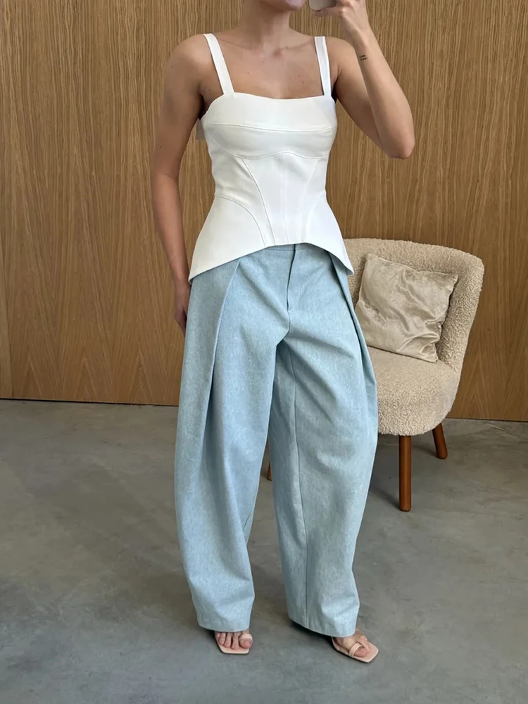 Spaghetti-Träger-Top mit Reißverschluss und Hosenanzug für Damen: Streetwear mit V-Ausschnitt, ärmellos, tailliertes Oberteil und plissierte gerade Hose – Schicke Outfits – Detail 8
