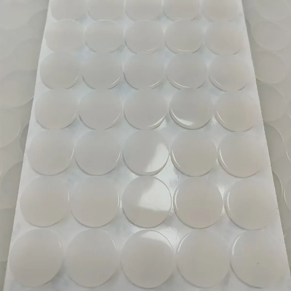 6-100 مللي متر الأبيض الذاتي لاصق المضادة للانزلاق سيليكون الوفير منصات سميكة 0.5-5 مللي متر خزانة أثاث قواعد مطاطية وسادة حصيرة امتصاص الصدمات