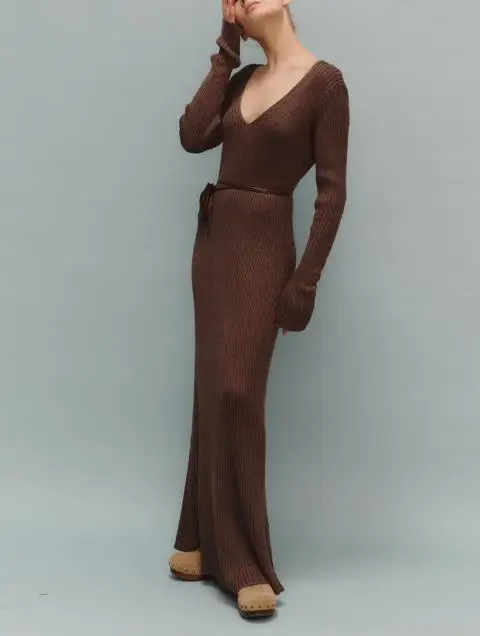 

Autumn and Winter New Style V-Neck Slim Fit Hip Hugging Knitted Long Dress for Women, Elegant and Simple Knitted Dress